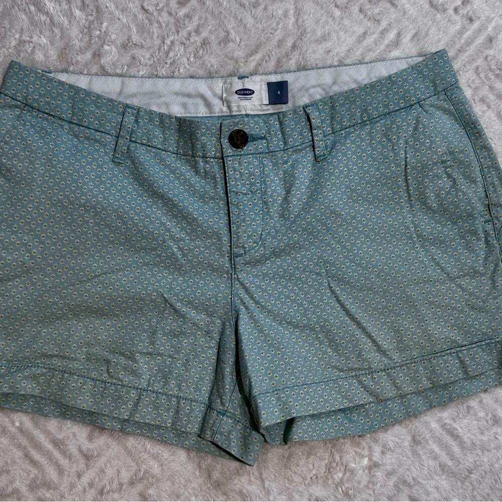 🔥Old Navy Green Bermuda Shorts with Geometric Pattern